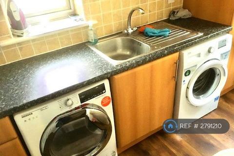 undefined, The Groves, Hull, HU4