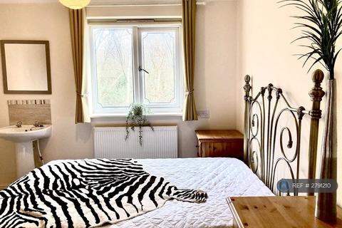 undefined, The Groves, Hull, HU4