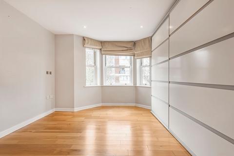 2 bedroom flat to rent, Wendle Square, Battersea, London, SW11