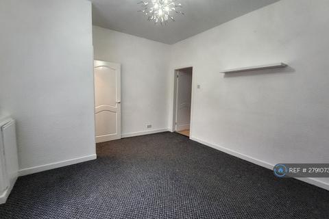 2 bedroom terraced house to rent, Dashwood Road, Manchester, M25