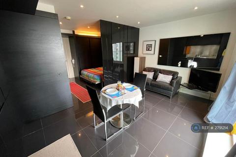 undefined, West Tower, London, E14