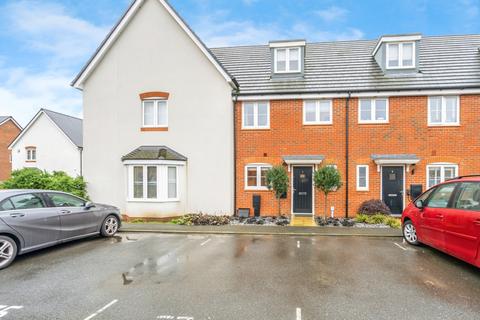Grebe Way, Chichester, PO20