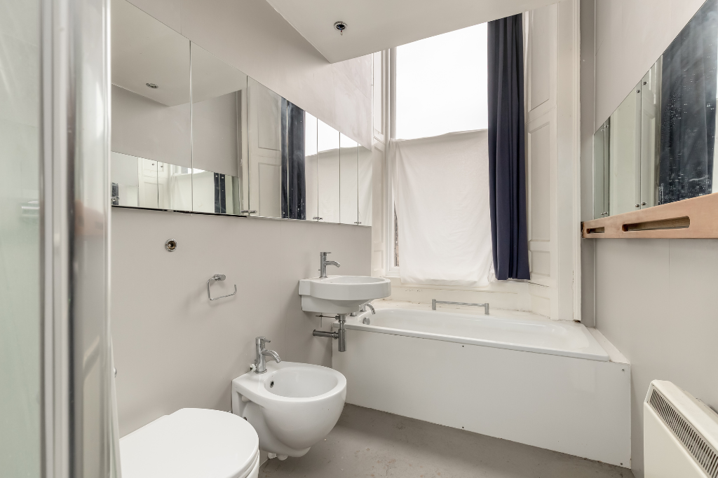 Bathroom - 3 2 F Abercromby Place