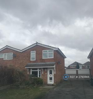 3 bedroom semi-detached house to rent, Lawnswood Grove, Elton, CH2