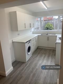 3 bedroom semi-detached house to rent, Lawnswood Grove, Elton, CH2