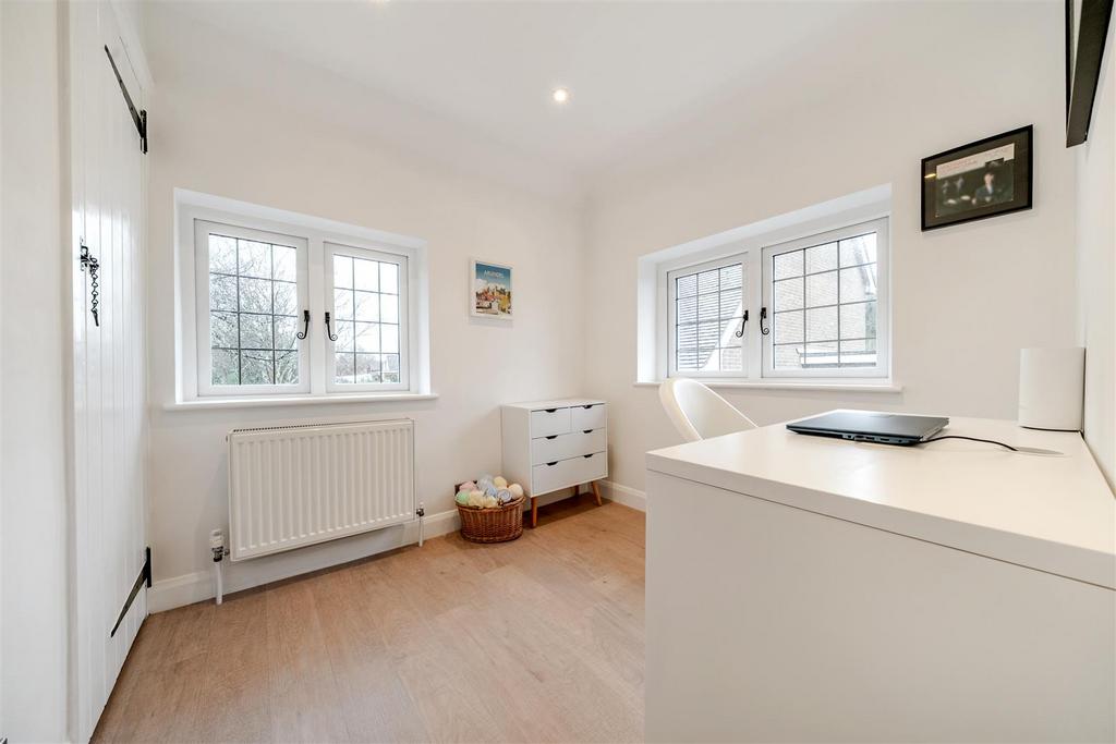 Bedroom/Office