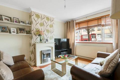 3 bedroom property for sale, Waverley Road, London