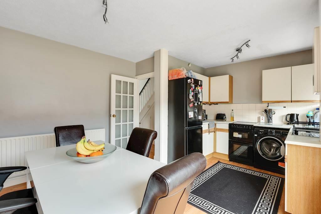 07-8bcd JHVXL  - 46 Waverley Road - 4-small.jpg