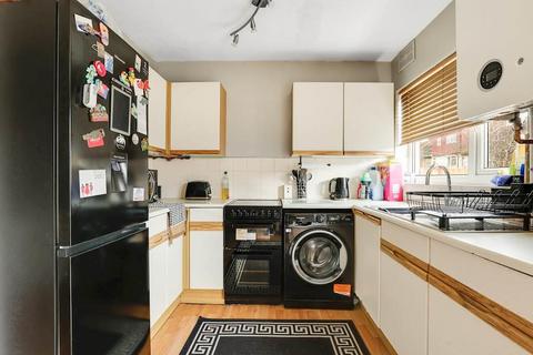3 bedroom property for sale, Waverley Road, London