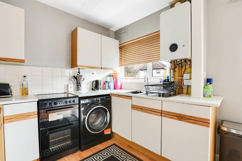 09-218d JHVXL  - 46 Waverley Road - 10-small.jpg