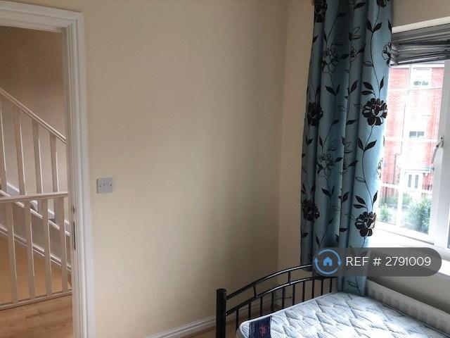 Small Bedroom