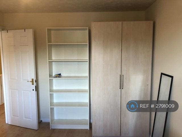 Large Bedroom