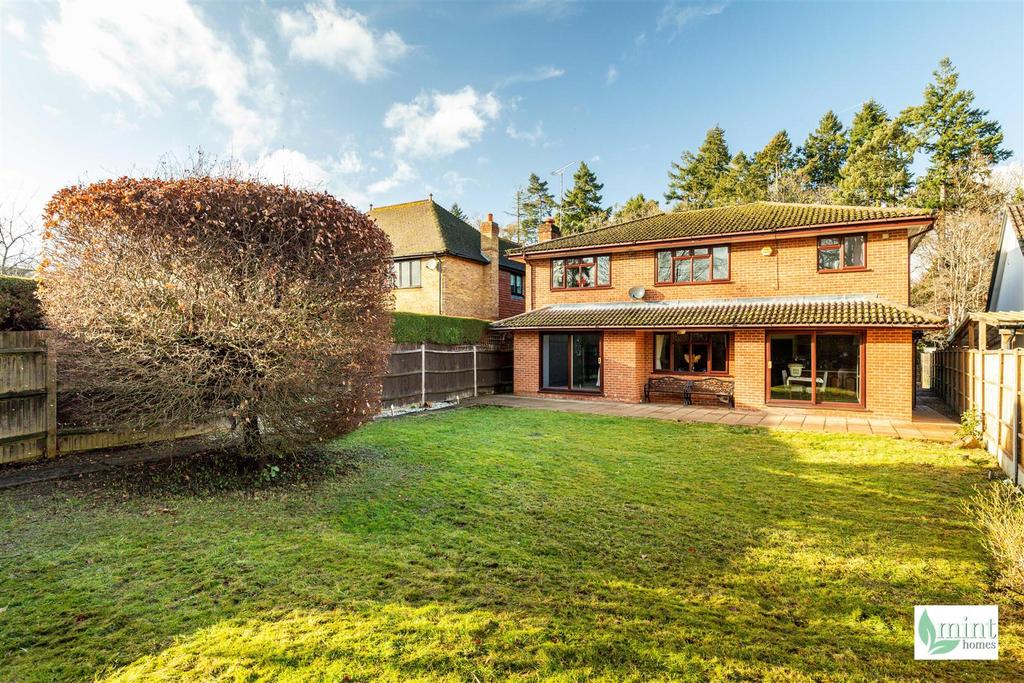Woodham Lane - Watermark-27.jpg