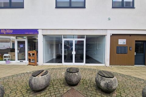 Retail property (high street) to rent - 31 Wellington Way, Waterlooville, PO7 7ED