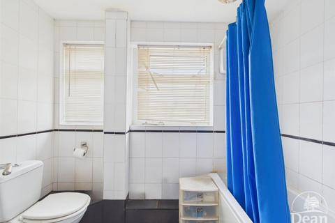2 bedroom semi-detached house for sale, Worcester Road, Cinderford