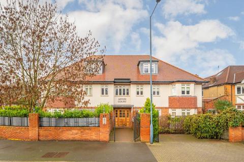 3 bedroom flat for sale, Aylestone Avenue, London NW6