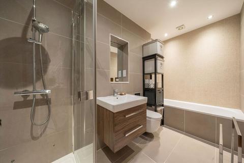 3 bedroom flat for sale, Aylestone Avenue, London NW6