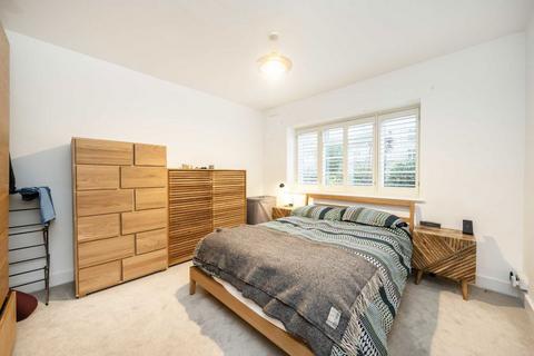 2 bedroom flat for sale, Streatham High Road, London SW16