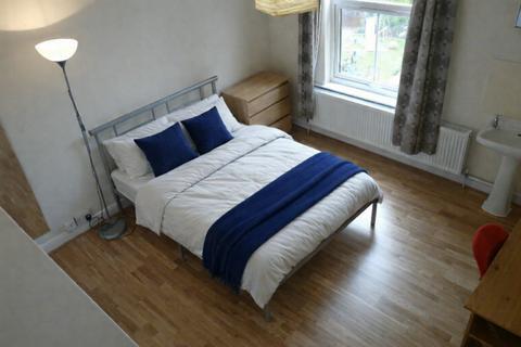 1 bedroom in a house share to rent, Room 3, Station Road, Beeston, Nottingham, NG9