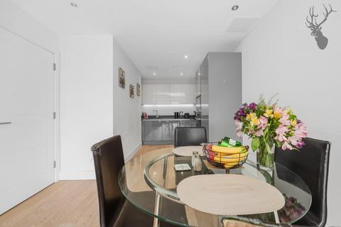 2 bedroom flat for sale, Acacia House, Bow