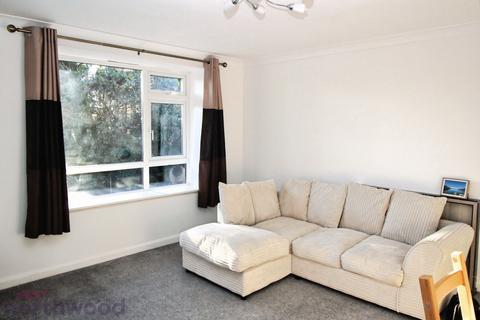 2 bedroom flat for sale, Amersham Hill, High Wycombe, HP13