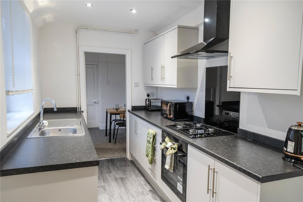 Kitchen (2)