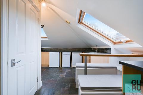 2 bedroom detached house to rent, Dundonald Road, Wimbledon, SW19