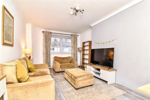 3 bedroom flat for sale, Kelvin Way, Kilsyth, G65