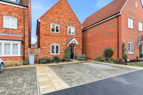 3 bedroom detached house for sale, Hawthorn Drive, Norwich NR13