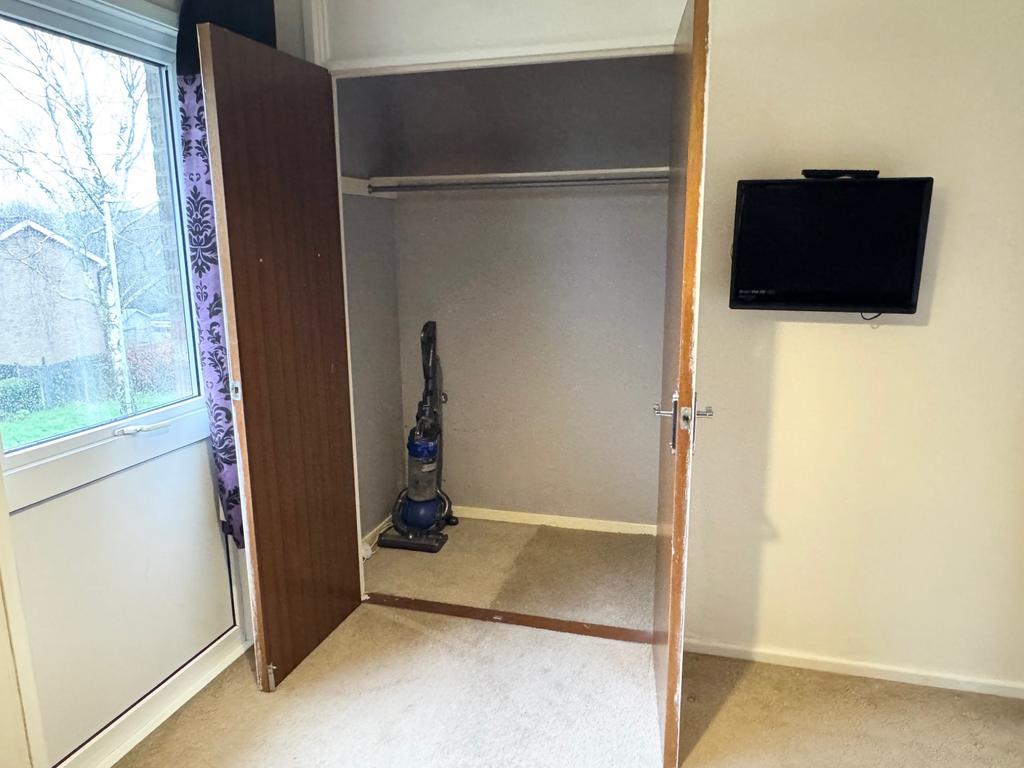 Wardrobe storage and hanging