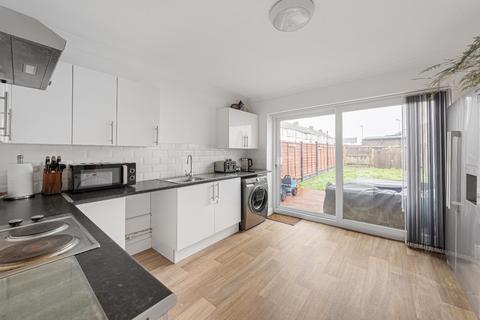 3 bedroom detached house for sale, Gravesend, Kent DA12