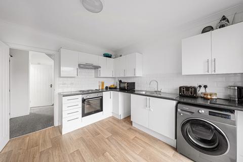 3 bedroom detached house for sale, Gravesend, Kent DA12