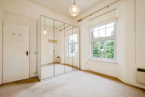 1 bedroom flat for sale, East Cliff Road, Dawlish, Devon, EX7