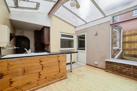 2 bedroom end of terrace house for sale, Ferndale Road, Teignmouth, Devon, TQ14