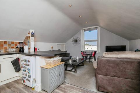 1 bedroom flat for sale, Brookdale Terrace, Dawlish, Devon, EX7