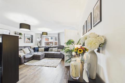 4 bedroom terraced house for sale, Paradise Orchard, Aylesbury HP18