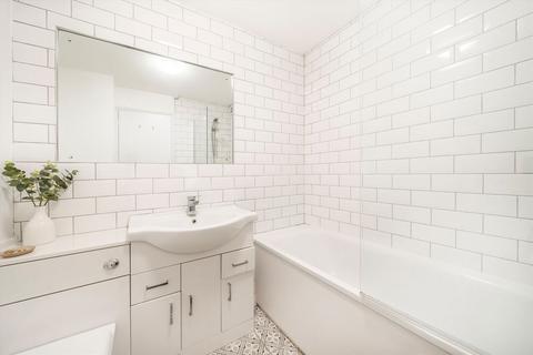 1 bedroom flat for sale, Molyneux Drive, London SW17