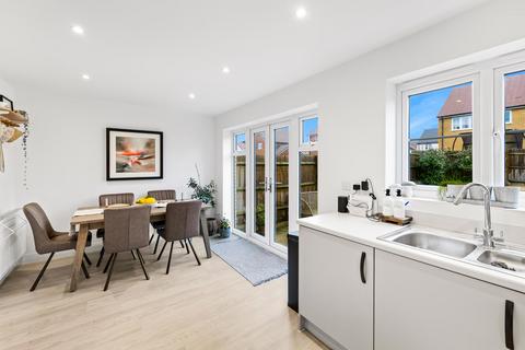 3 bedroom semi-detached house for sale, Tortoiseshell Place, Lancing