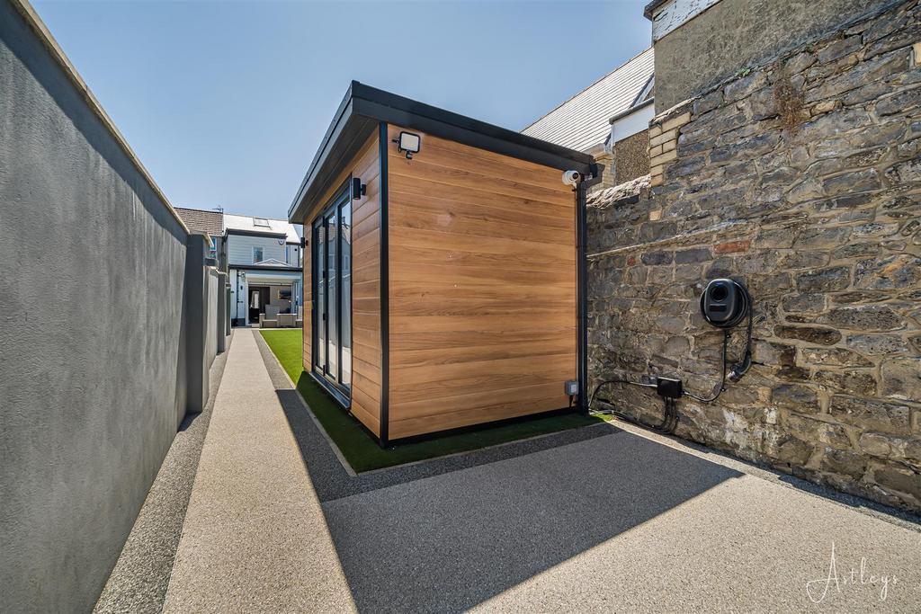 Outbuilding