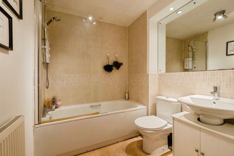 2 bedroom flat for sale, Berkshire Close, Ogwell, Newton Abbot, Devon, TQ12