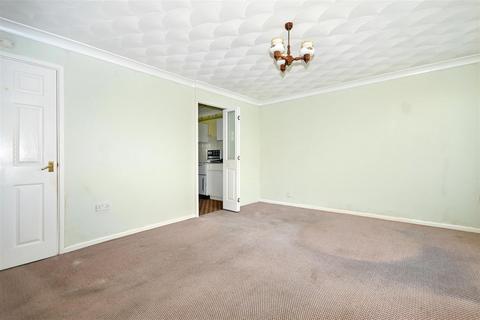 2 bedroom semi-detached bungalow for sale, Biscay Avenue, Eastbourne