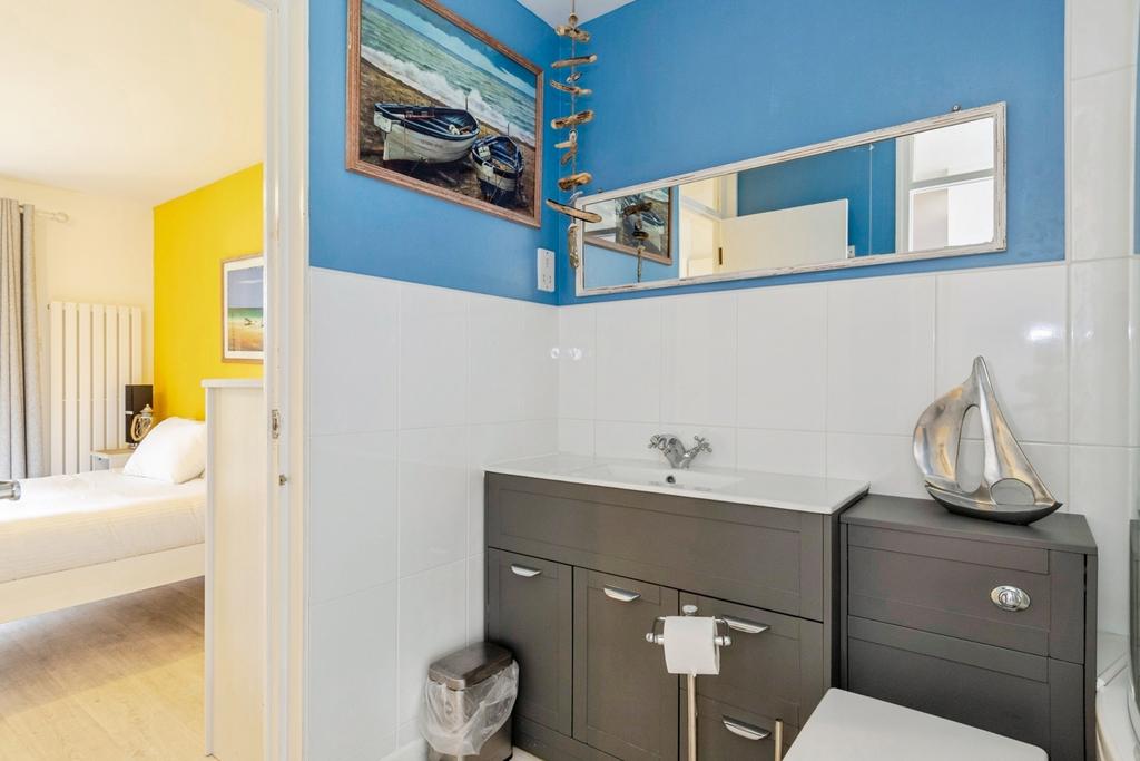 Ensuite/Bathroom