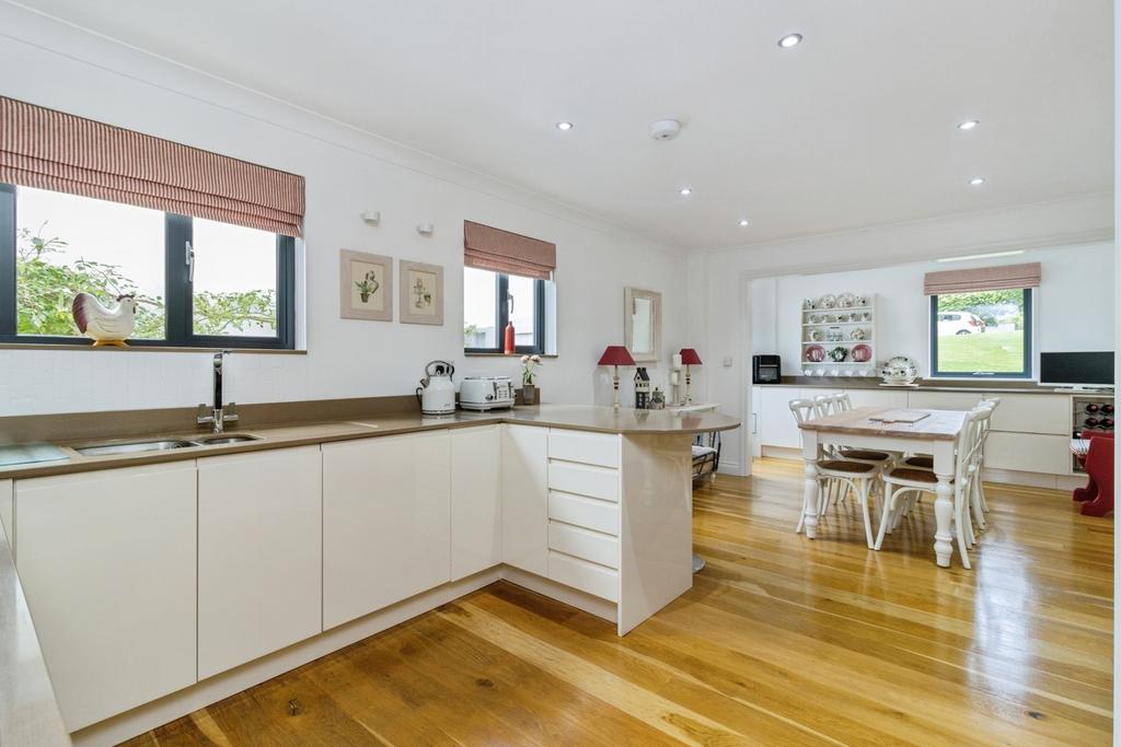 Kitchen/Breakfast