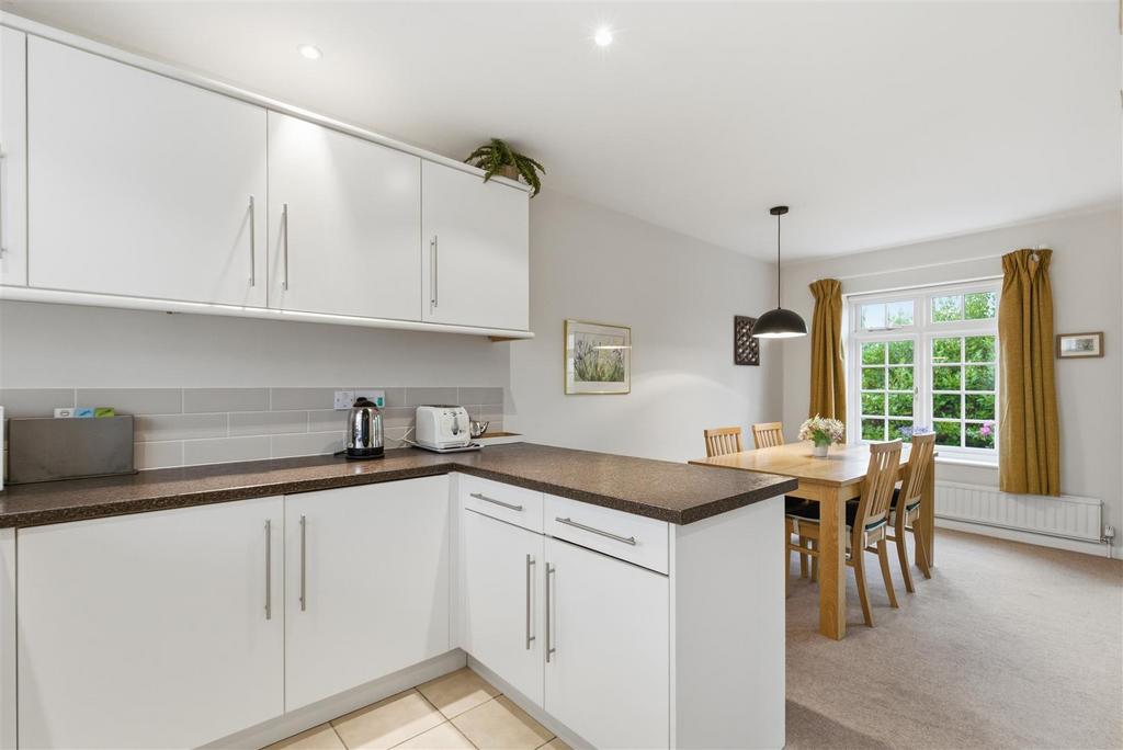 2 Manor Farm Close 20.jpg