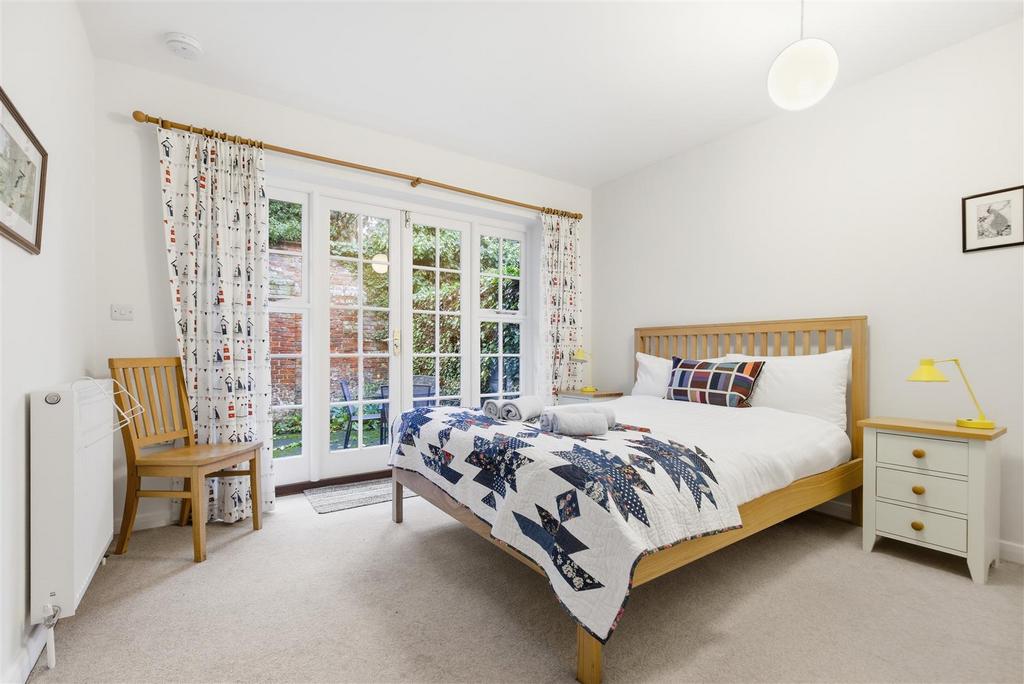 2 Manor Farm Close 26.jpg