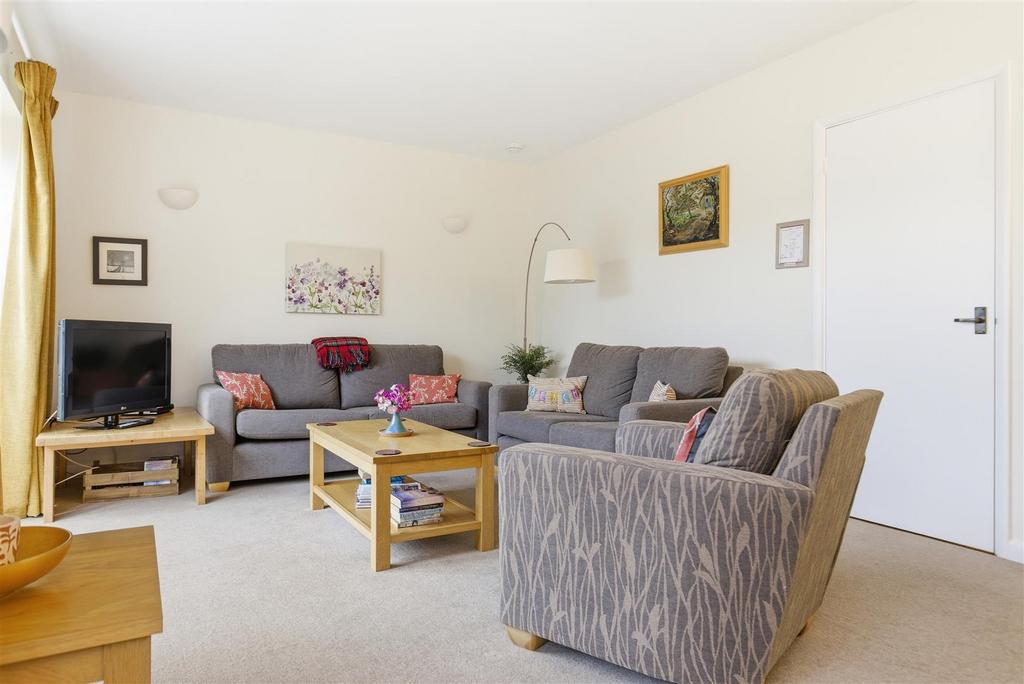 2 Manor Farm Close 9.jpg