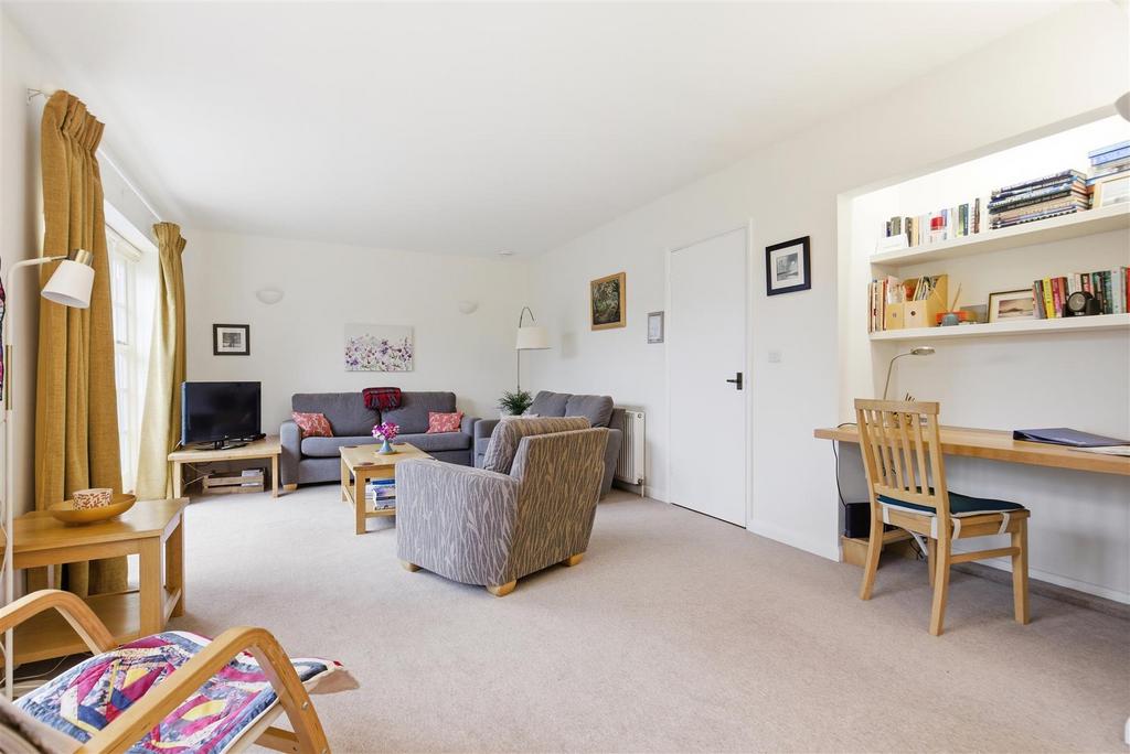 2 Manor Farm Close 11.jpg