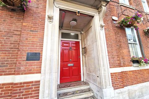 1 bedroom property to rent, Cephas Avenue, London