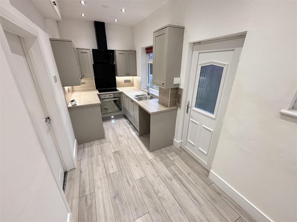 Open Plan Kitchen and Dining Room