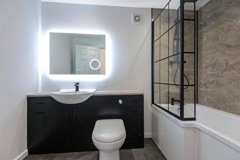 2 bedroom flat for sale, Broomhill Path, Broomhill, Glasgow, G11